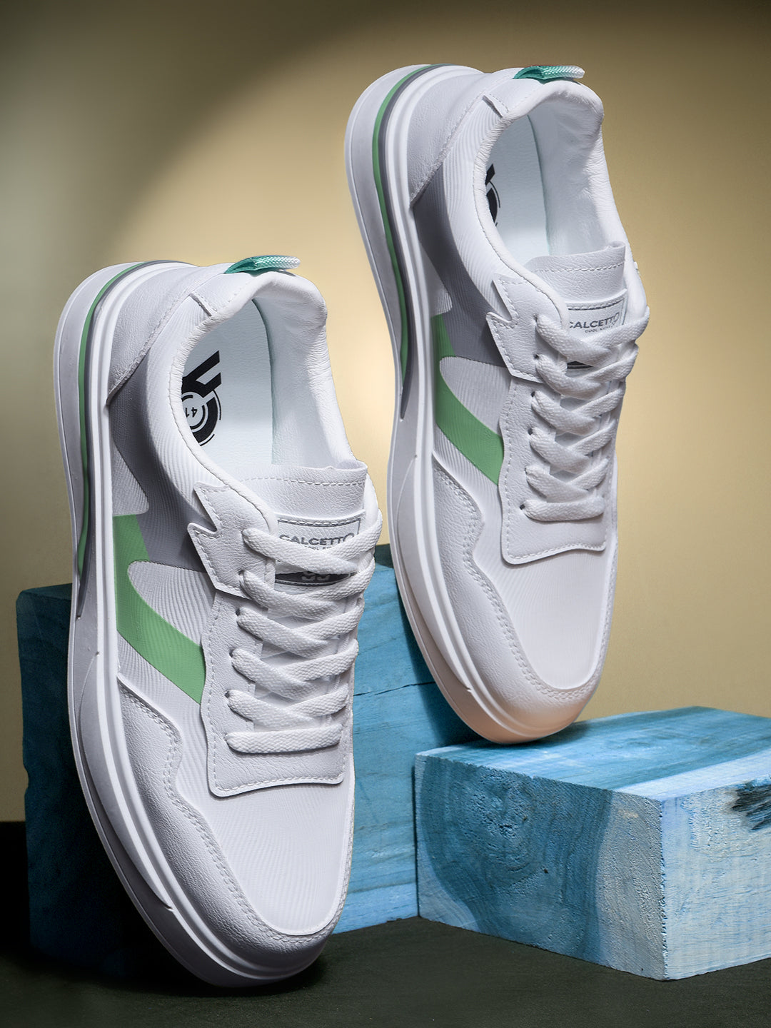 Mens green and white 2025 sneakers